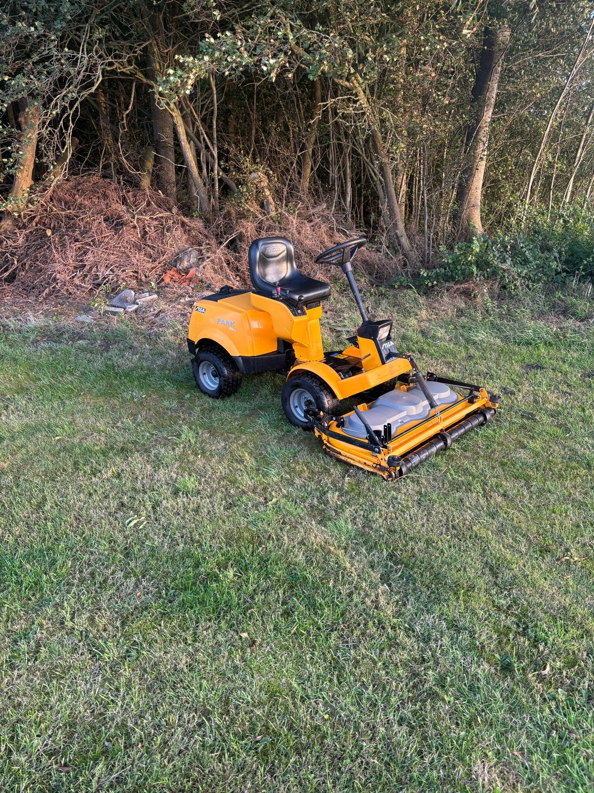Stiga Park Power zitmaaier met 121 cm maaidek, Ophalen, Gebruikt, Stiga, Stiga