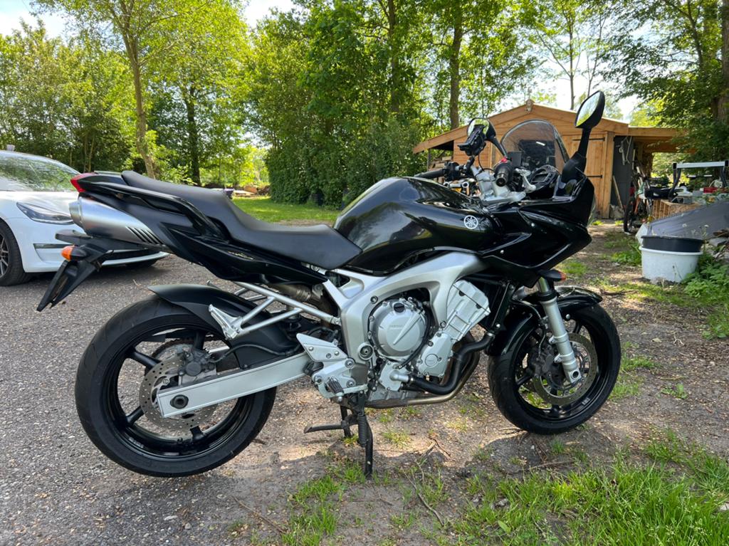 Yamaha Fazer 600, Particulier, Toermotor