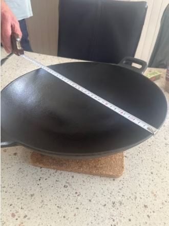 Degelijke gietijzeren wadjan/ wok, Ophalen, Zo goed als nieuw, Gietijzer, Wok