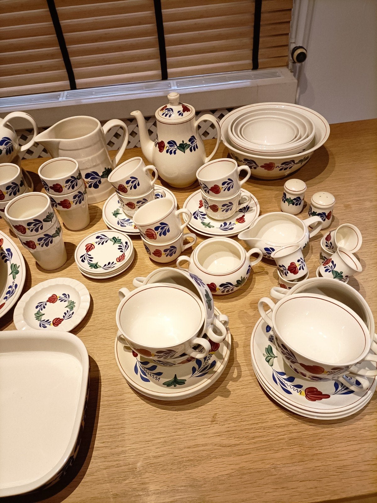 Uitgebreid Boerenbont Boch servies - Vintage set, Ophalen of Verzenden, Gebruikt, Aardewerk