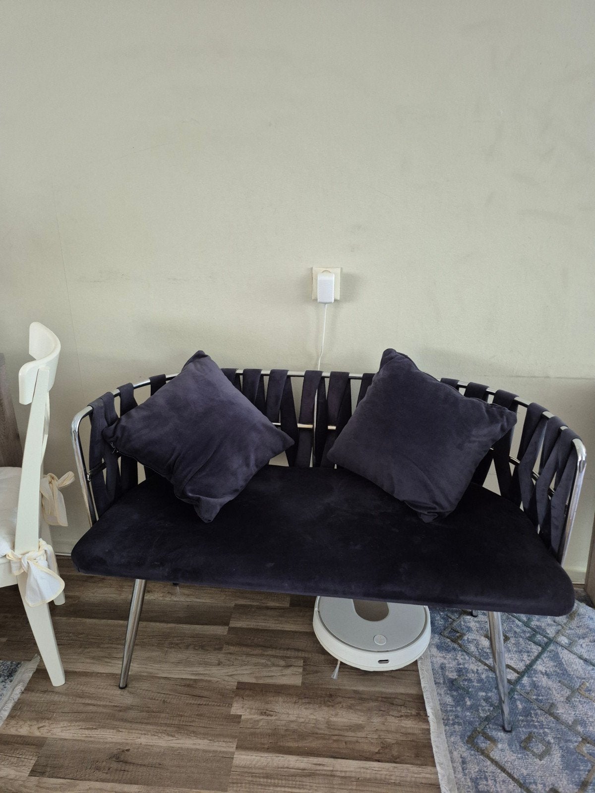 Moderne donkerblauwe stoelen met metalen onderstel, Huis en Inrichting, Stoelen, Gebruikt, Drie, Metaal, Stof, Blauw, Ophalen of Verzenden