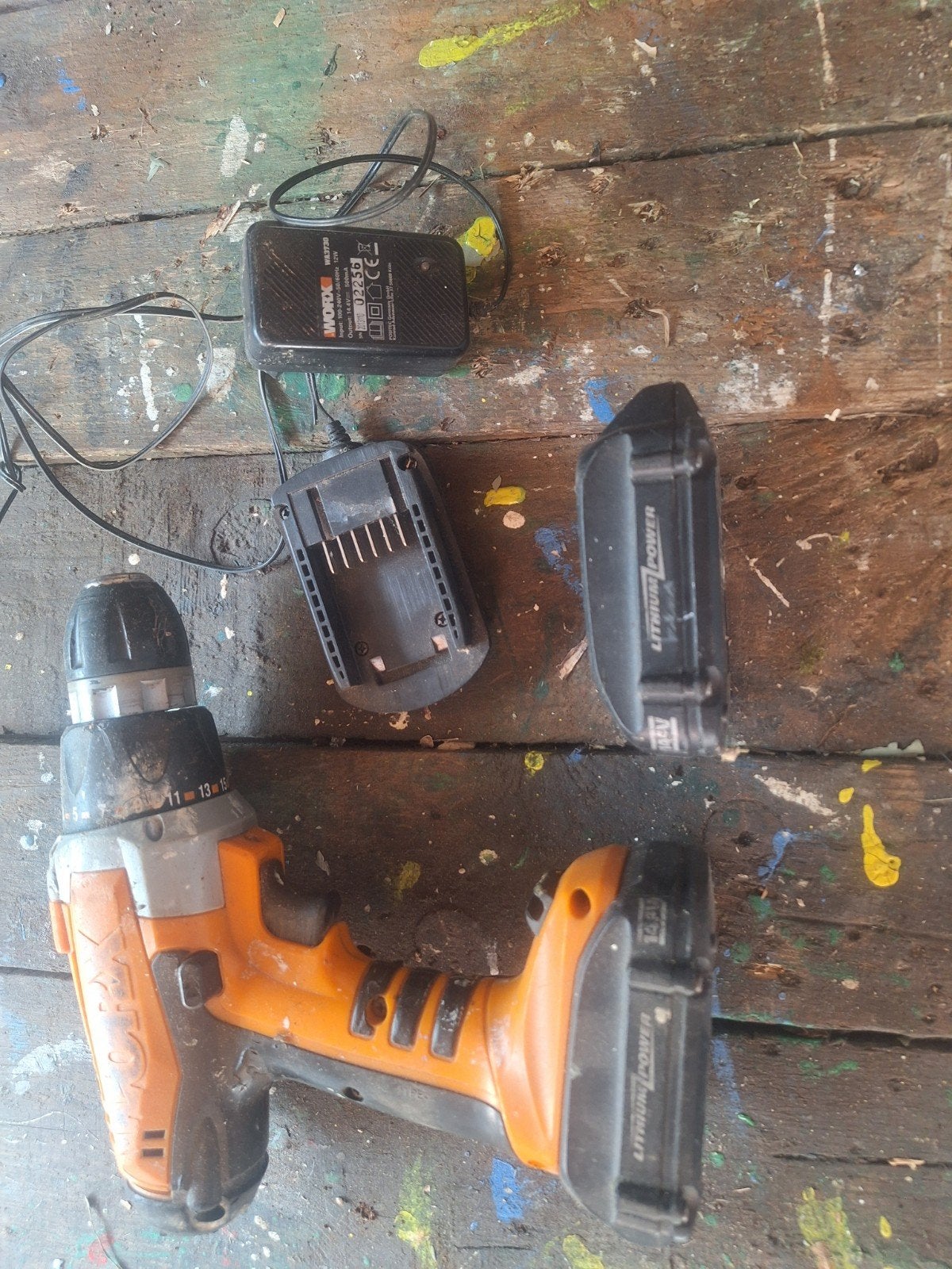 Worx Accuboormachine met lader en 2 accu's, Doe-het-zelf en Verbouw, Gereedschap | Boormachines, Ophalen, Gebruikt, Variabele snelheid