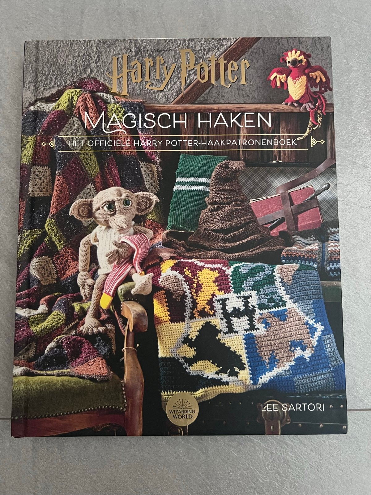 Harry Potter Magisch Haken: Het Officiële Haakpatronenboek, Boeken, Ophalen of Verzenden, Zo goed als nieuw, Breien en Haken, Geschikt voor kinderen