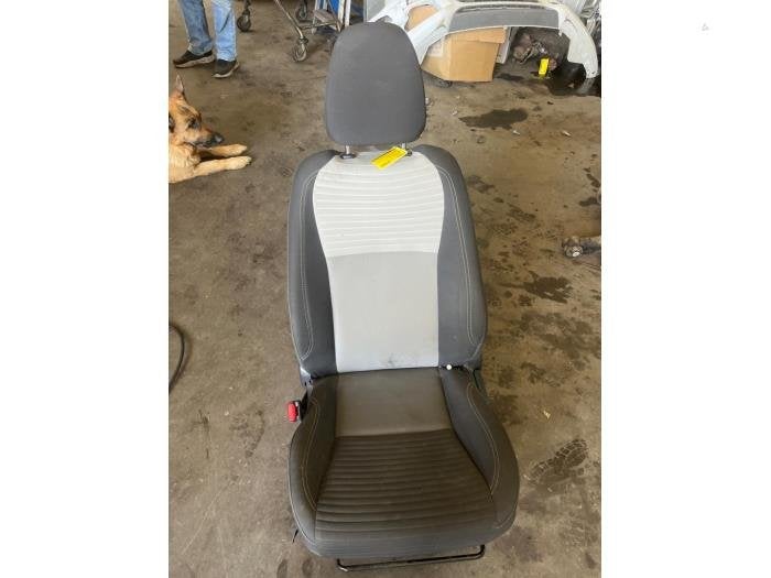 Stoel links van een Toyota Yaris, Auto-onderdelen, Interieur en Bekleding, Gebruikt, -, -, Ophalen of Verzenden