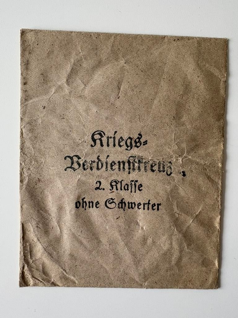 WW2 Originele envelop voor een Duitse medaille., Ophalen of Verzenden, Duitsland, Lintje, Medaille of Wings