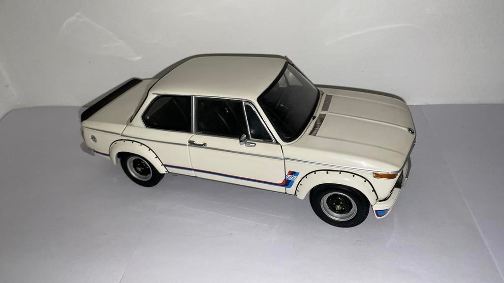 KYOSHO BMW 2002 Turbo white 1:18, Hobby en Vrije tijd, Modelauto's | 1:18, Ophalen of Verzenden, Nieuw, Auto, Kyosho