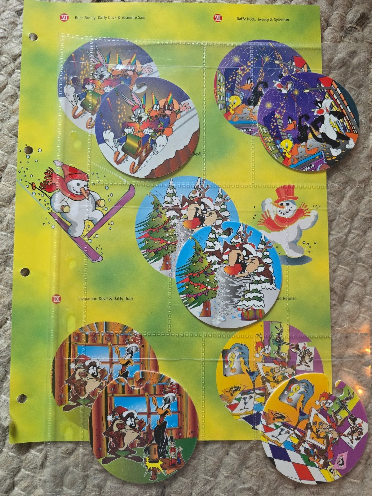 Flippo's Looney Tunes Kerst Winter Adventure in map, Verzamelen, Flippo's, Ophalen of Verzenden, Winter, Verzameling, Met verzamelmap(pen)