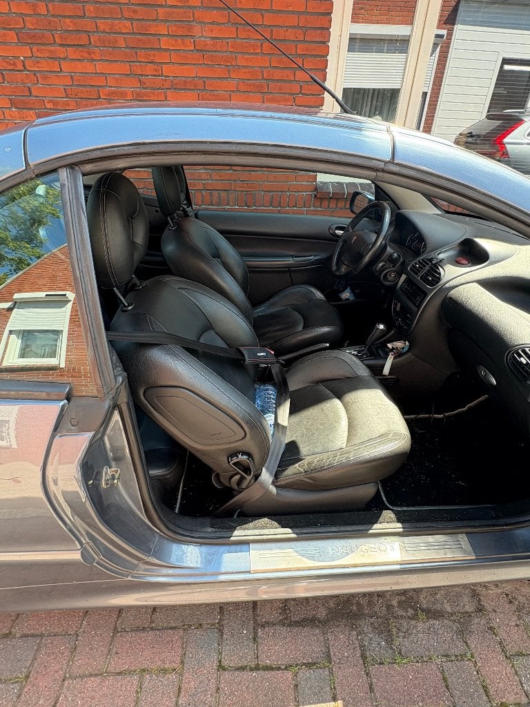 Peugeot 206 1.6 16V CC AUT 2007 Grijs, Zwart, 4 cilinders, Cabriolet, 4 stoelen