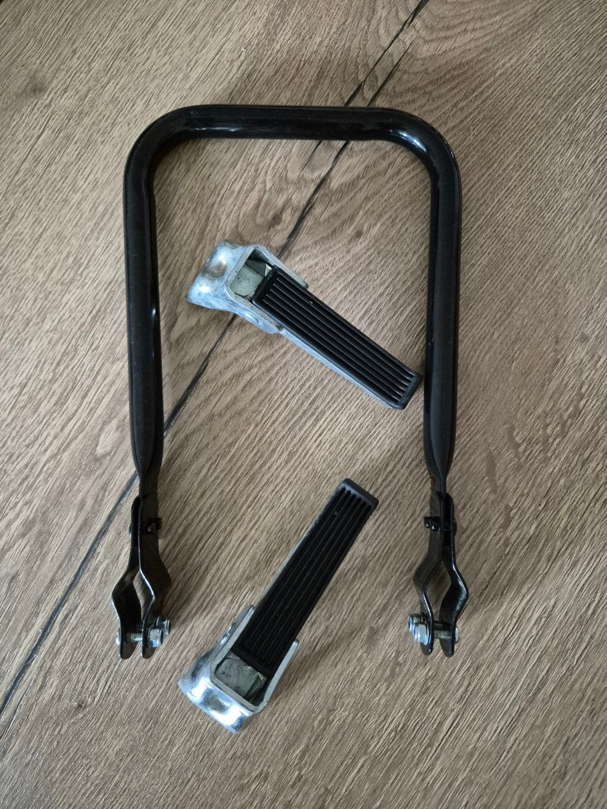 Fietsrugsteun + voetsteunen, Ophalen, Zo goed als nieuw