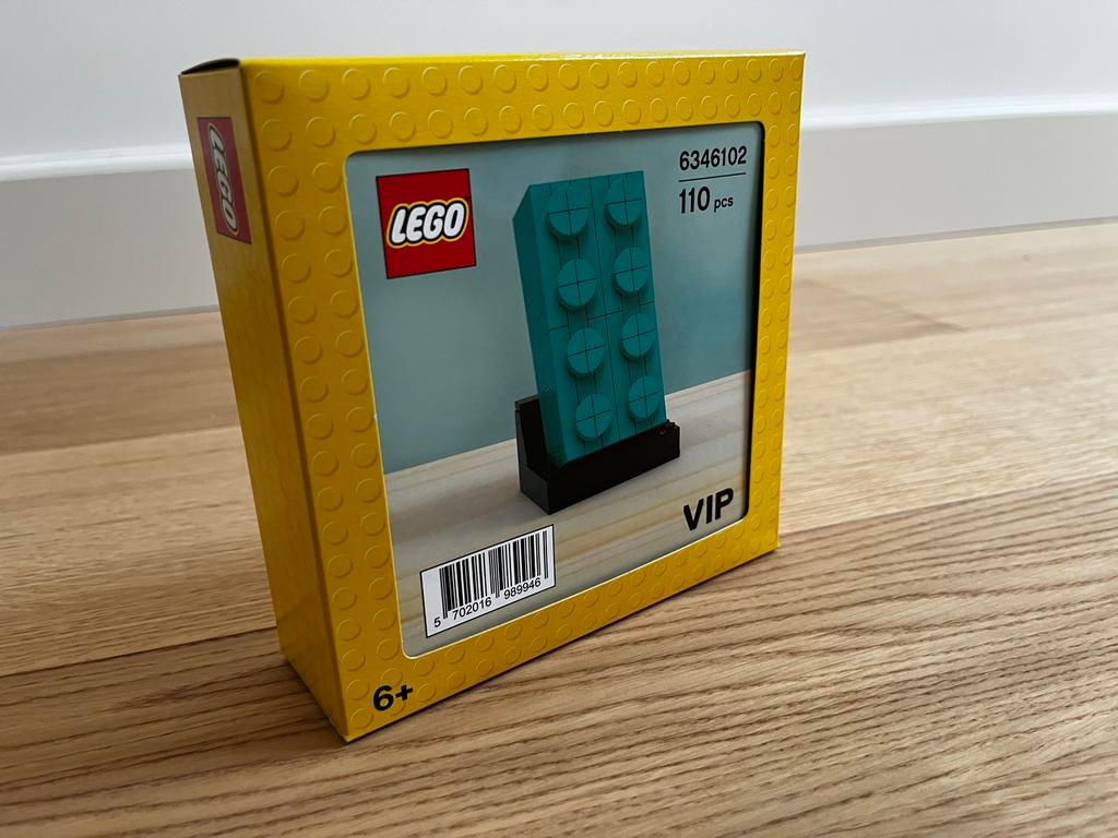 LEGO 6346102 - VIP Buildable 2x4 Teal Brick (SEALED), Overige thema's, Lego, Nieuw, Ophalen of Verzenden