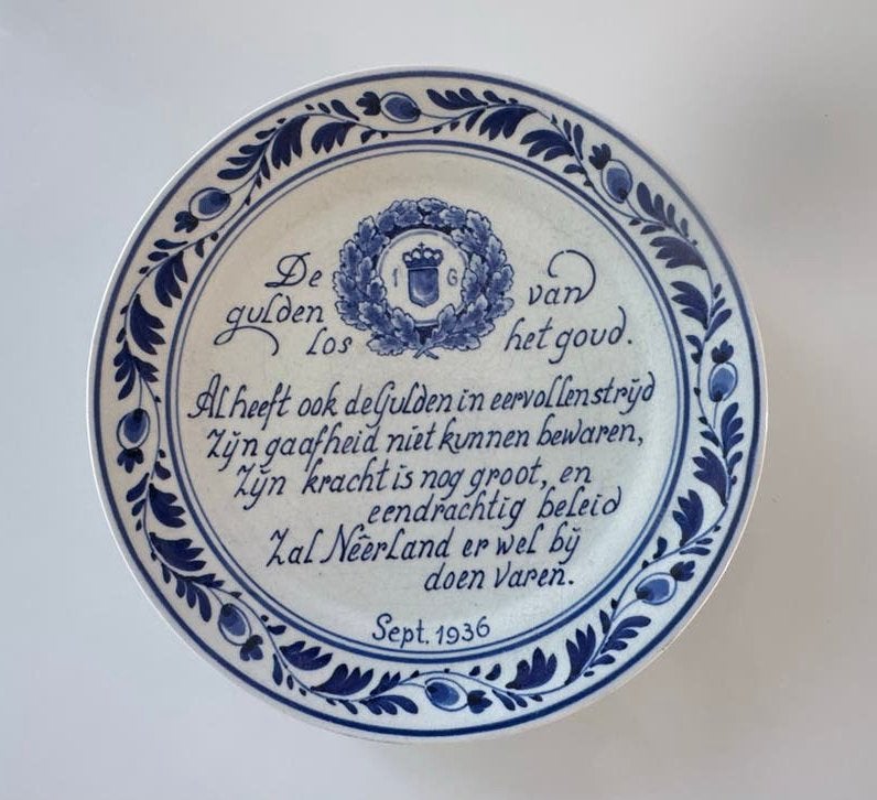 Delfts Blauw Gedenkbord 1936 - De Gulden Los van het Goud, Antiek en Kunst, Ophalen of Verzenden