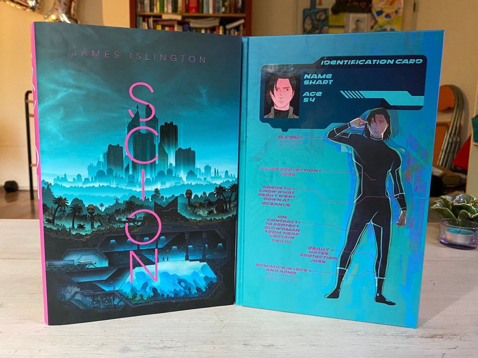 Starbright gesigneerd speciale editie Scion James Islington, Ophalen of Verzenden, Zo goed als nieuw