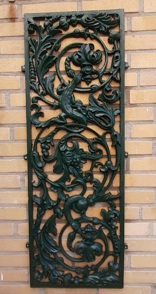 Antiek  Gietijzeren deurrooster, Ophalen