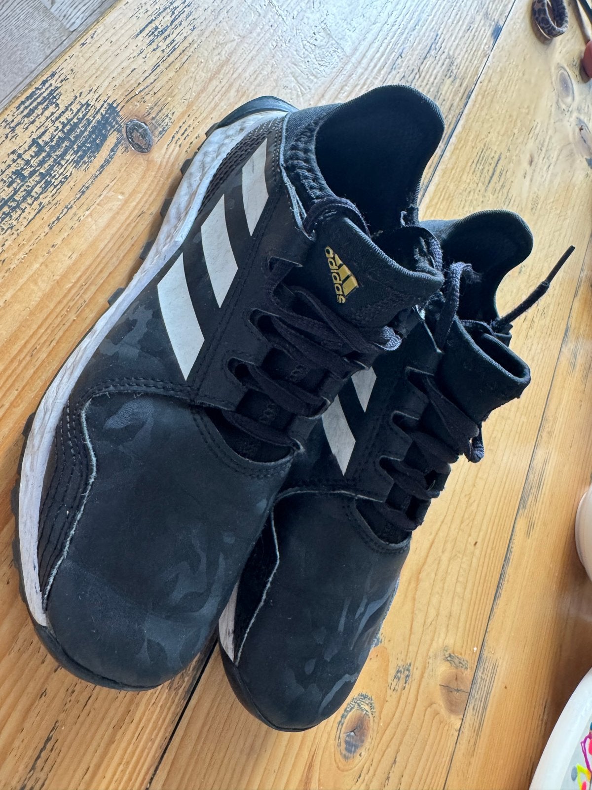Adidas korfbal Sportschoenen Zwart - Maat 33, Ophalen of Verzenden, Zo goed als nieuw, Schoenen