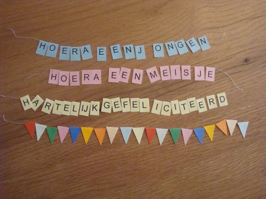 1:12 poppenhuis slinger pakketje slingers, Kinderen en Baby's, Speelgoed | Poppenhuizen, Ophalen of Verzenden, Nieuw, Toebehoren