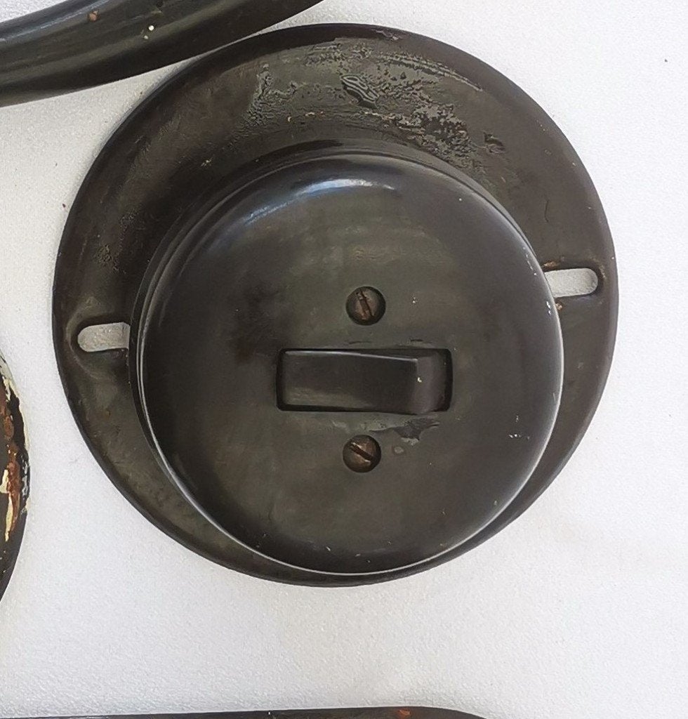vintage BAKELIET schakelaar met Draaiknop Wisselschakelaar, Ophalen of Verzenden, Gebruikt, Schakelaar