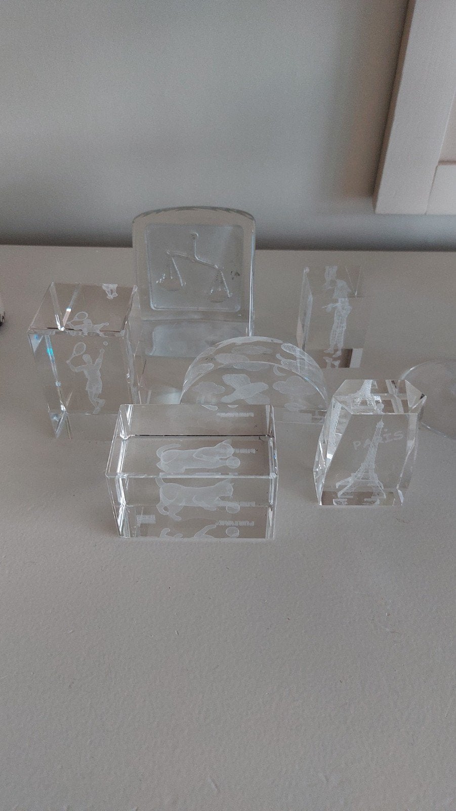 Set van 6 kristallen beeldjes met 3D gravures, Ophalen