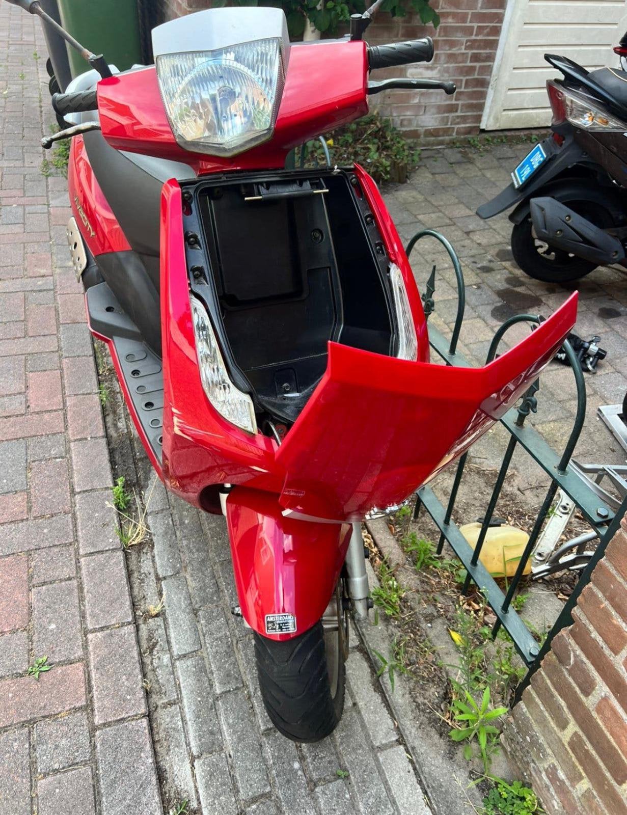 Peugeot vivacity jetin, Fietsen en Brommers, Ophalen, Zo goed als nieuw, Benzine, Vivacity