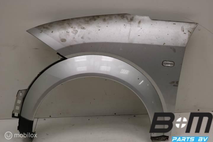 Spatscherm LV (bestuurderskant) Audi A2 LA7W 8Z0821105C, Auto-onderdelen, Gebruikt