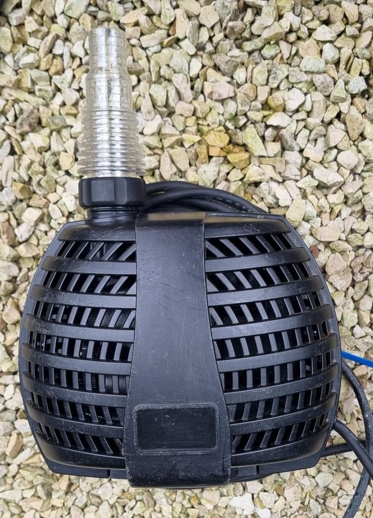 Oase Qmax 1500 L/H.  zie ook mijn andere advertenties., Tuin en Terras, Vijver-toebehoren, Ophalen of Verzenden