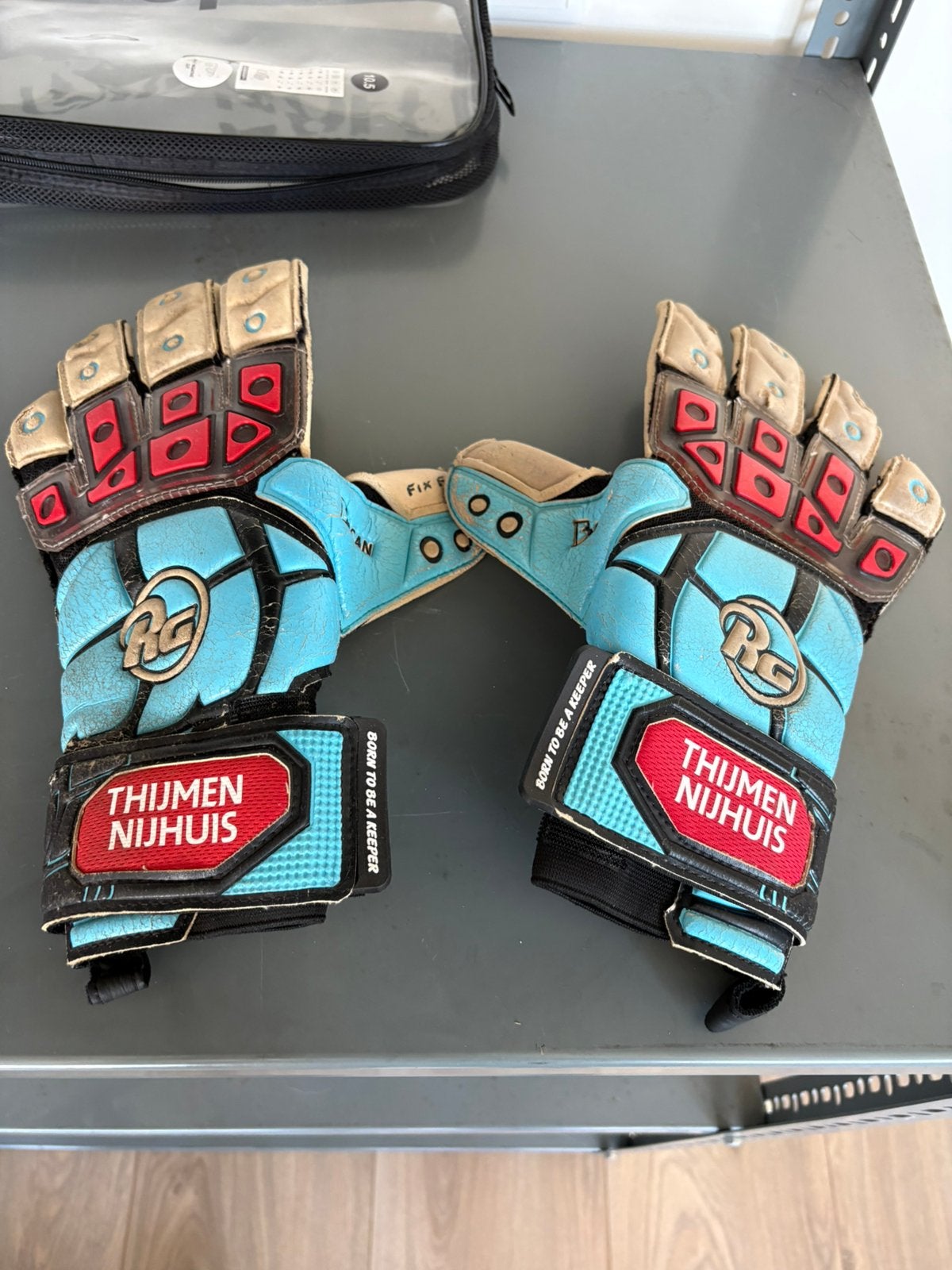 Matchworn RG Bacan Fix Fit Thijmen Nijhuis MVV maat 11, Verzenden, Zo goed als nieuw, Handschoenen