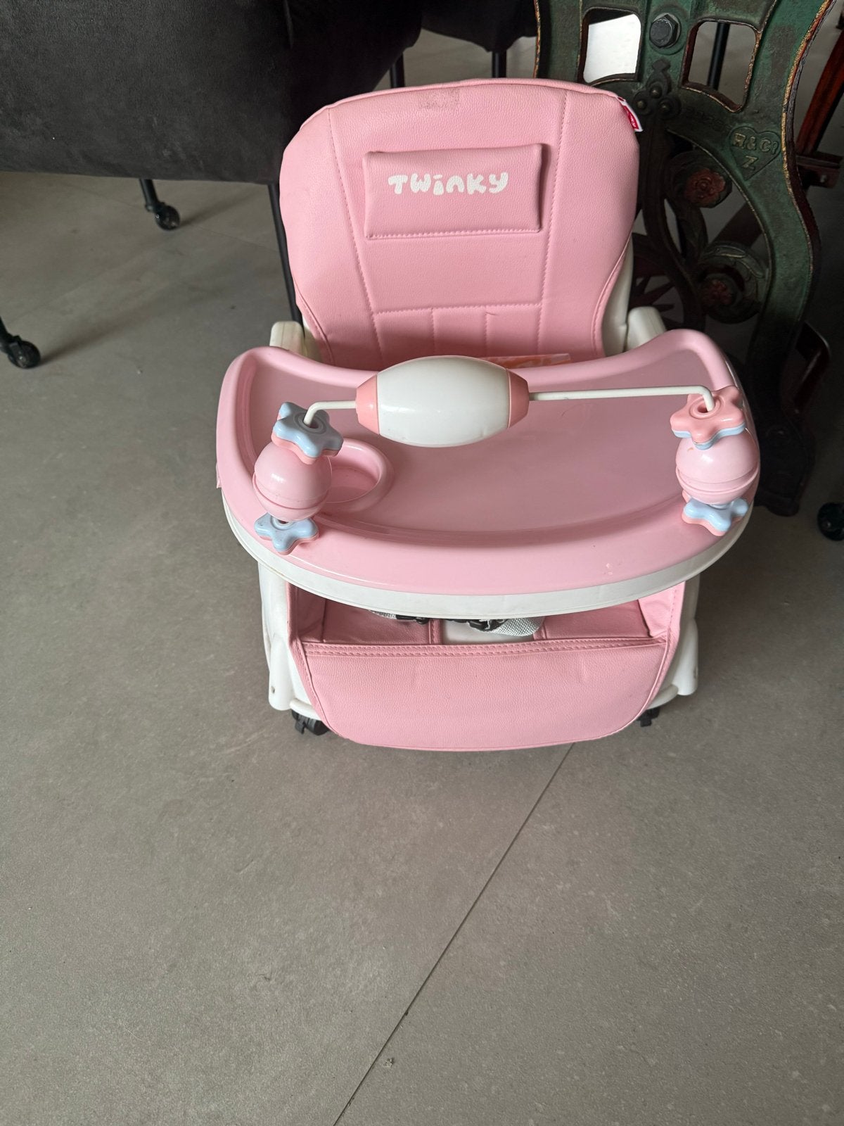 Twinky Kinderstoel - Roze (3-in-1), Ophalen, Zo goed als nieuw, Meegroeistoel, Afneembaar eetblad