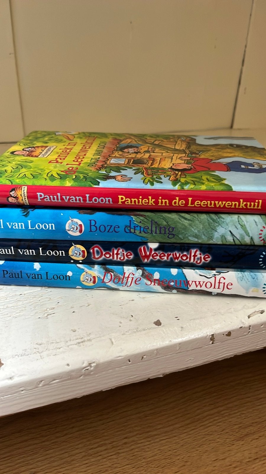 Paul van Loon Boeken: Dolfje Weerwolfje & Paniek in de Leeuw, Ophalen of Verzenden, Gelezen, Fictie algemeen