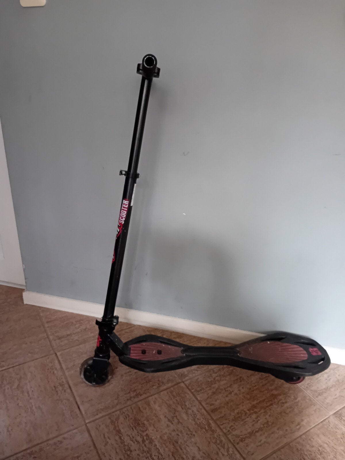 Wavestep - Zwart met rood, Sport en Fitness, Skateboarden, Ophalen