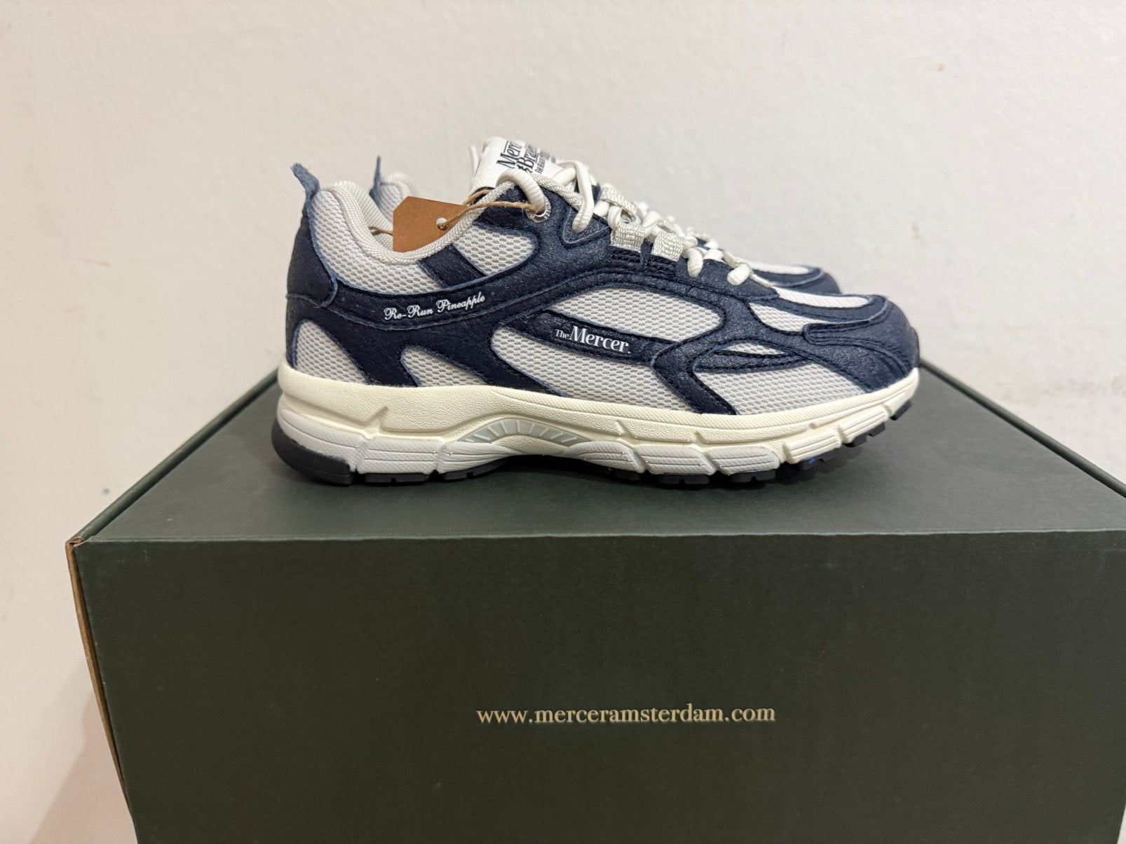 Te koop nieuwe Mercer Re Run Pineapple 2.0 Navy, Postlaan 3, Mercer, Blauw, Nieuw