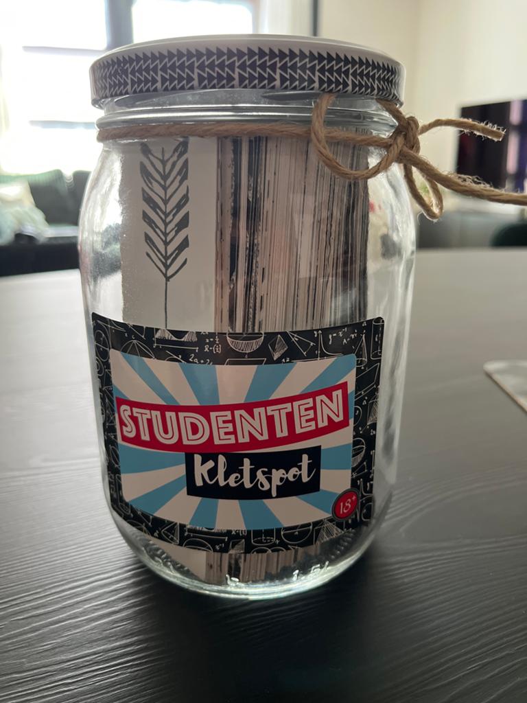Studenten kletspot spel, Ophalen, Zo goed als nieuw