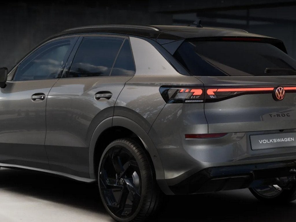 Volkswagen T-Roc 1.5 eTsi R-Line First Edition Trekhaak | Ha, Auto's, Volkswagen, 1374 kg, Stof, 1498 cc, 4 cilinders