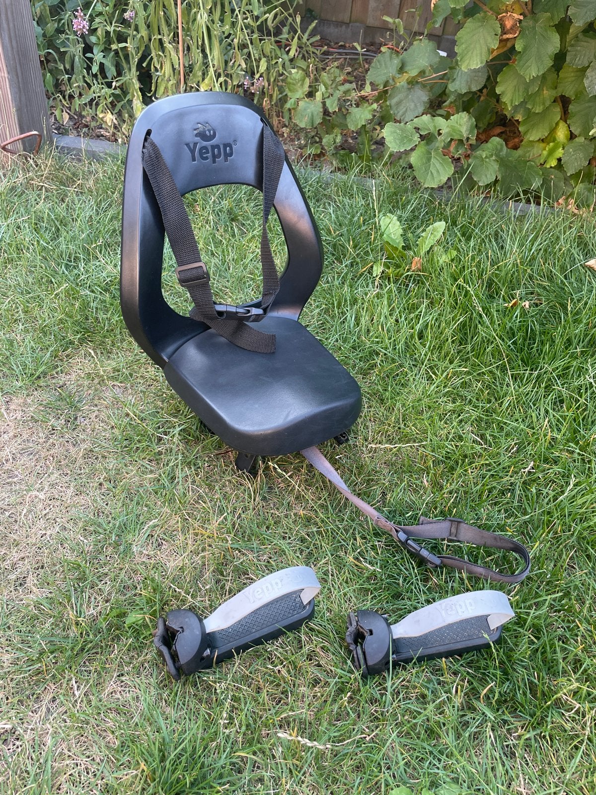Yepp junior achterzitje Zwart, Fietsen en Brommers, Fietsaccessoires | Fietsstoeltjes, Ophalen, Achterzitje, 15 t/m 36 kg, Gebruikt