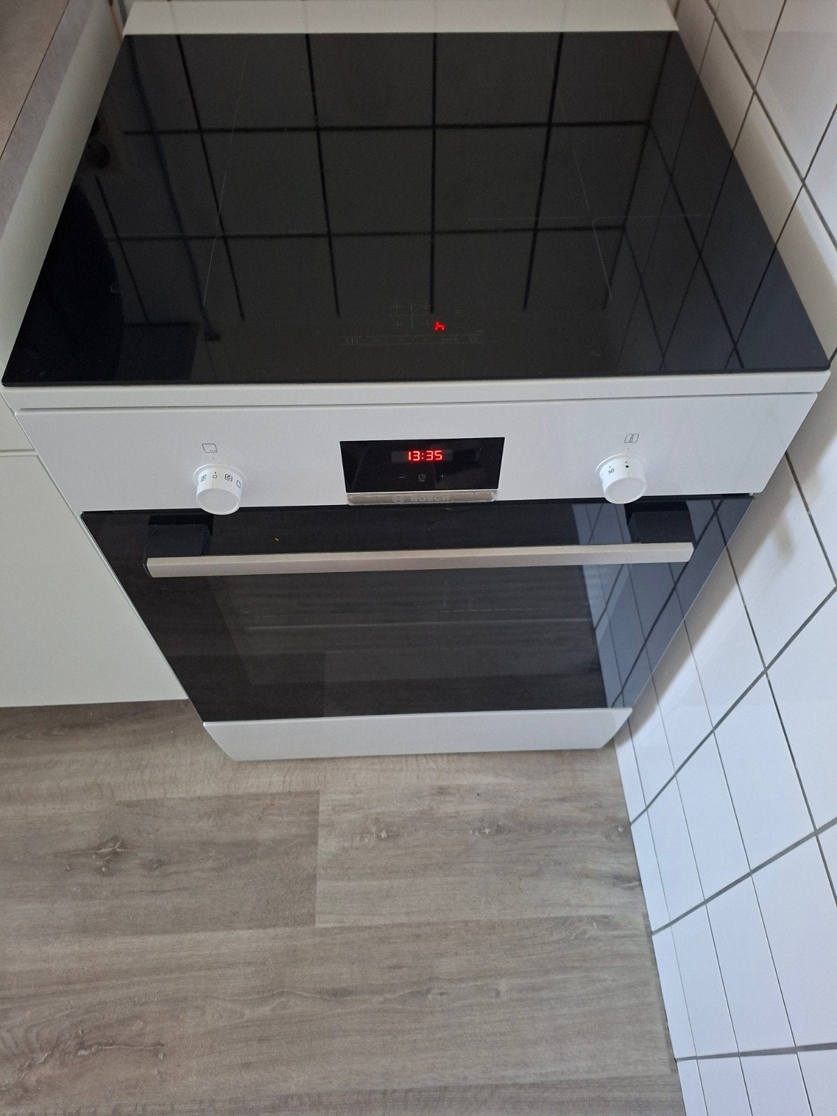 Bosch Fornuis HLR390020 met Inductiekookplaat, Witgoed en Apparatuur, Fornuizen, Ophalen, Hete lucht, 60 cm of meer, 4 kookzones