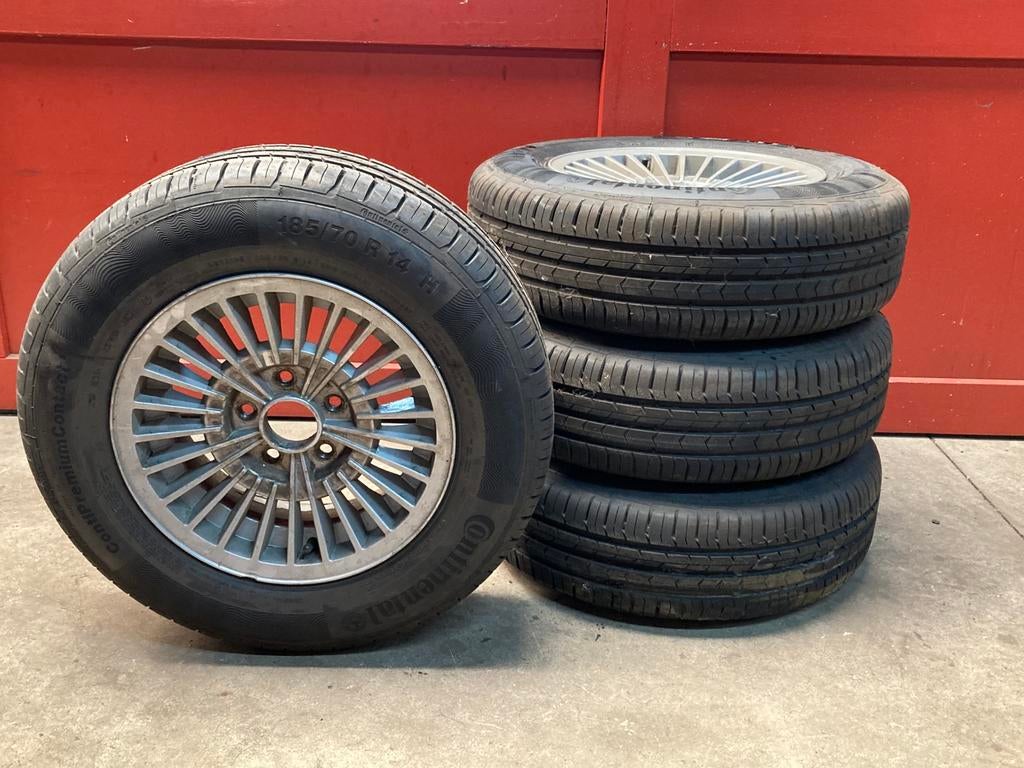 Volvo 240 / 260 type Corona velgen met nieuwe banden 2 serie, Ophalen, 14 inch, Gebruikt, Banden en Velgen