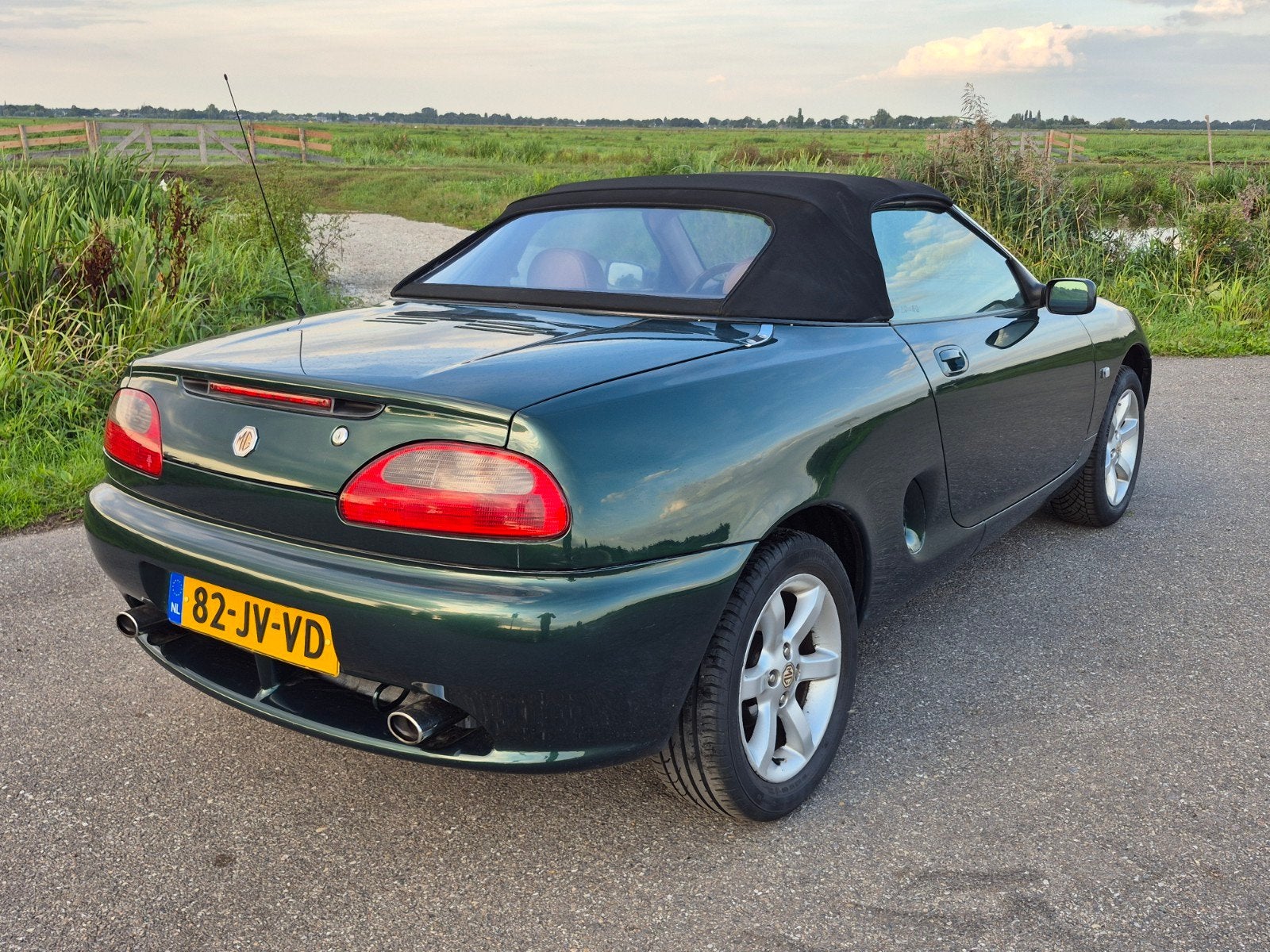 MG F 1.8L | Automaat! | Airco | NAP | CV | Hardtop | Leder, Auto's, Automaat, Achterwielaandrijving, 40 €/maand, Beige