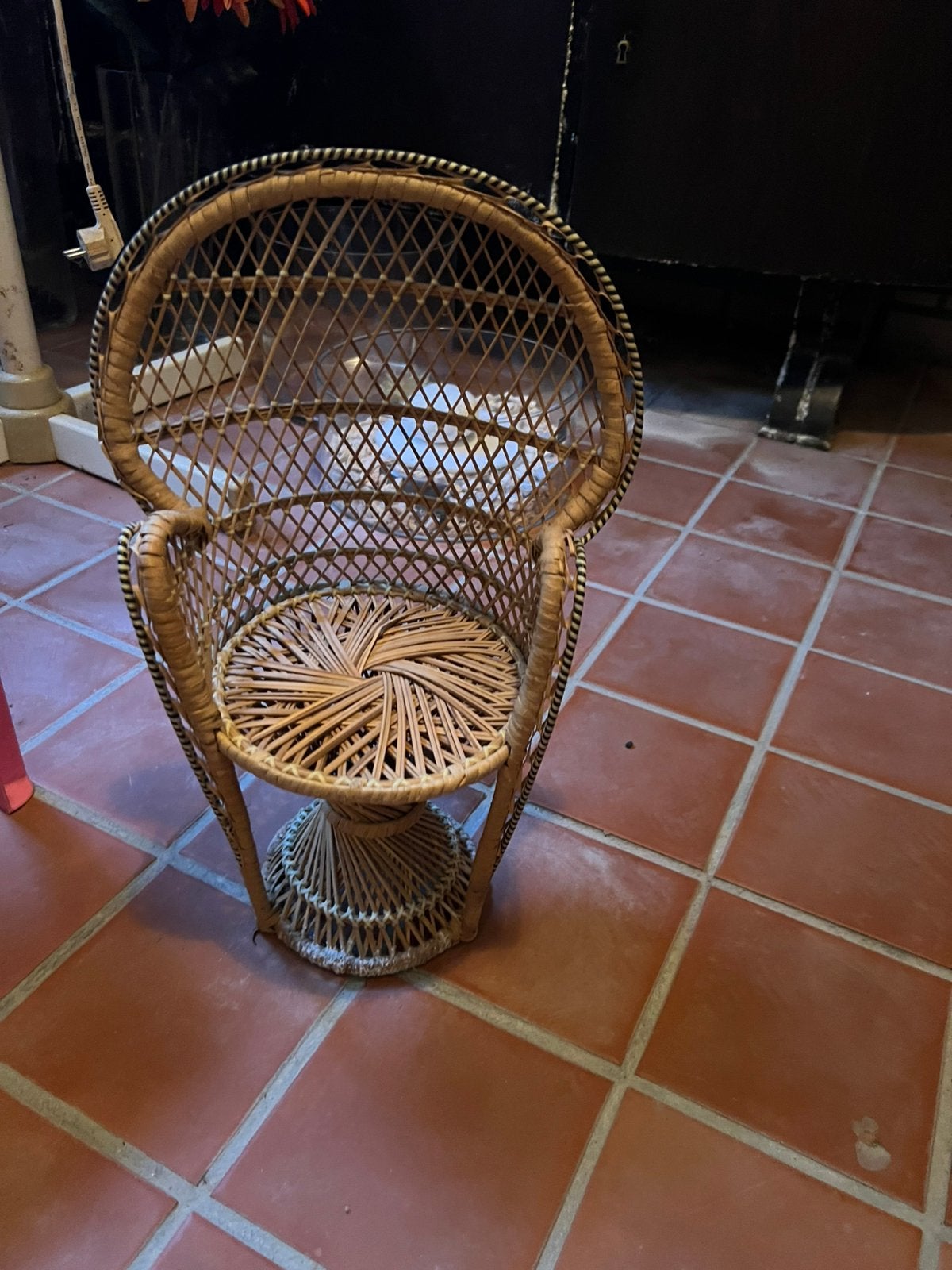 Mini rotan stoeltje, Huis en Inrichting, Stoelen, Ophalen, Bruin, Riet of Rotan, Zo goed als nieuw