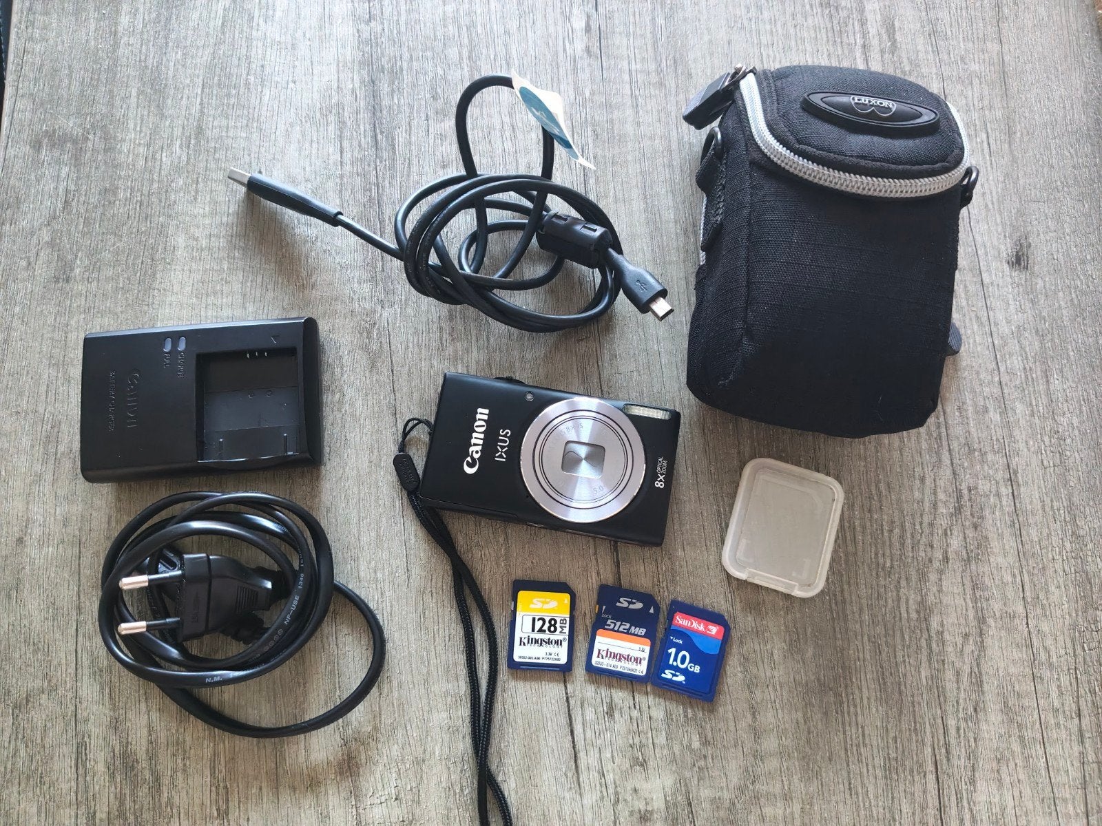Canon IXUS Compactcamera met accessoires, Gebruikt, Canon, Ophalen of Verzenden, Compactcamera
