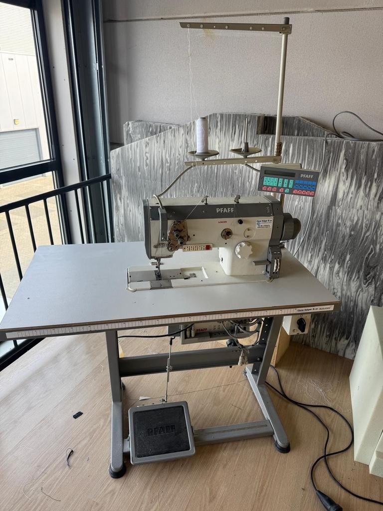 Pfaff industie naaimachine, Ophalen, Naaimachine, Industrieel, Gebruikt