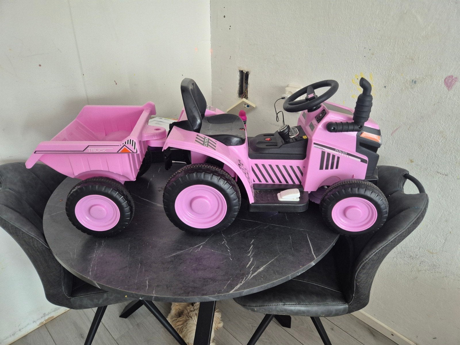 Roze elektrische kinder tractor met aanhanger, Kinderen en Baby's, Gebruikt
