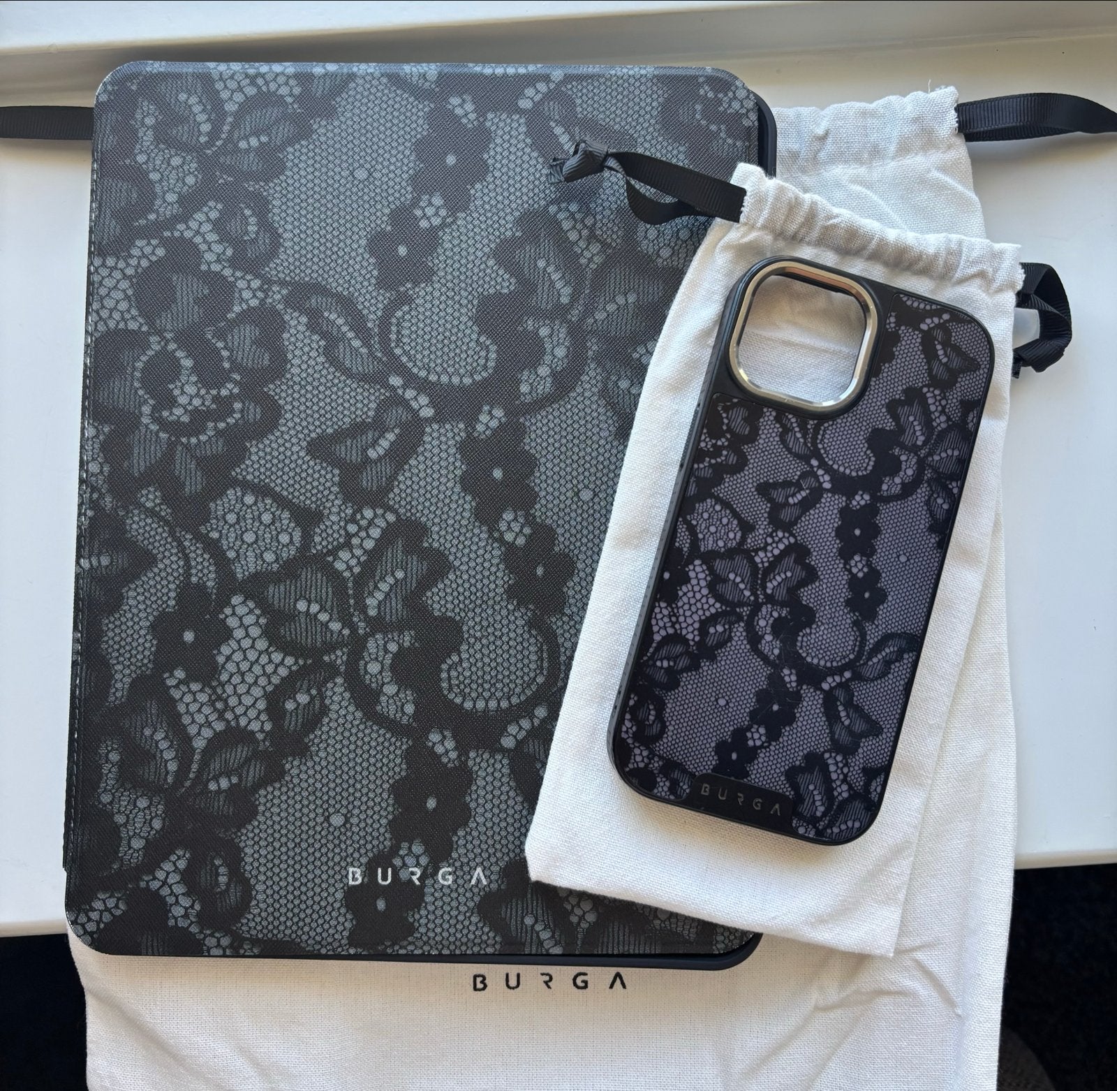 Burga iPad Air 11 inch hoes en Elite iPhone 15 hoesje