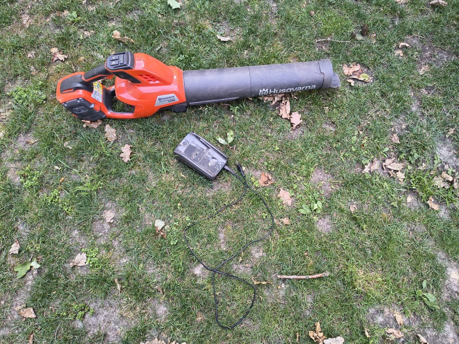 Husqvarna 230ib incl lader en batt, Tuin en Terras, Ophalen, Zo goed als nieuw, Husqvarna, Accu
