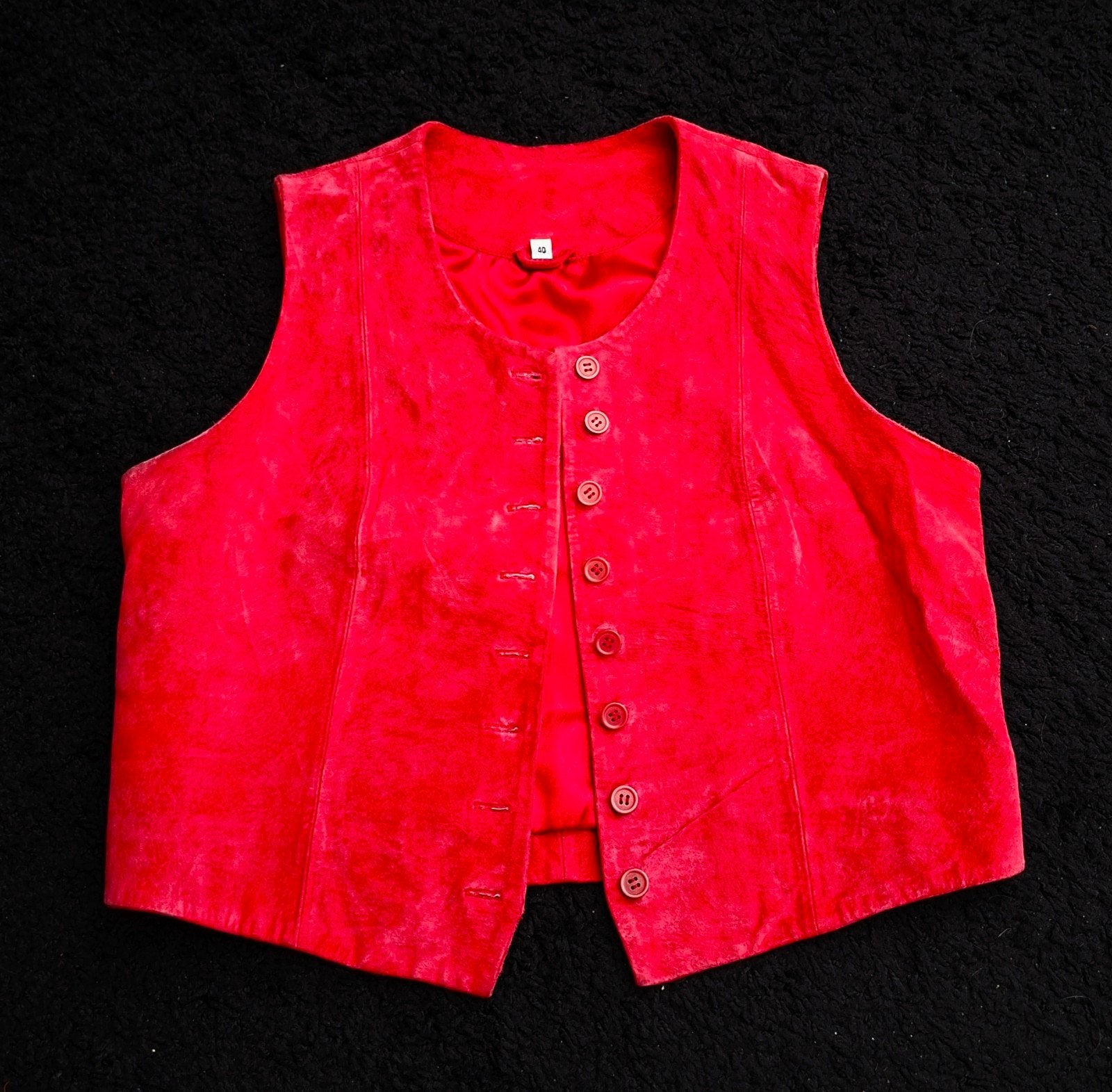 Rood suède leren gilet/vestje., Ophalen of Verzenden, Zo goed als nieuw, Maat 38/40 (M), Rood