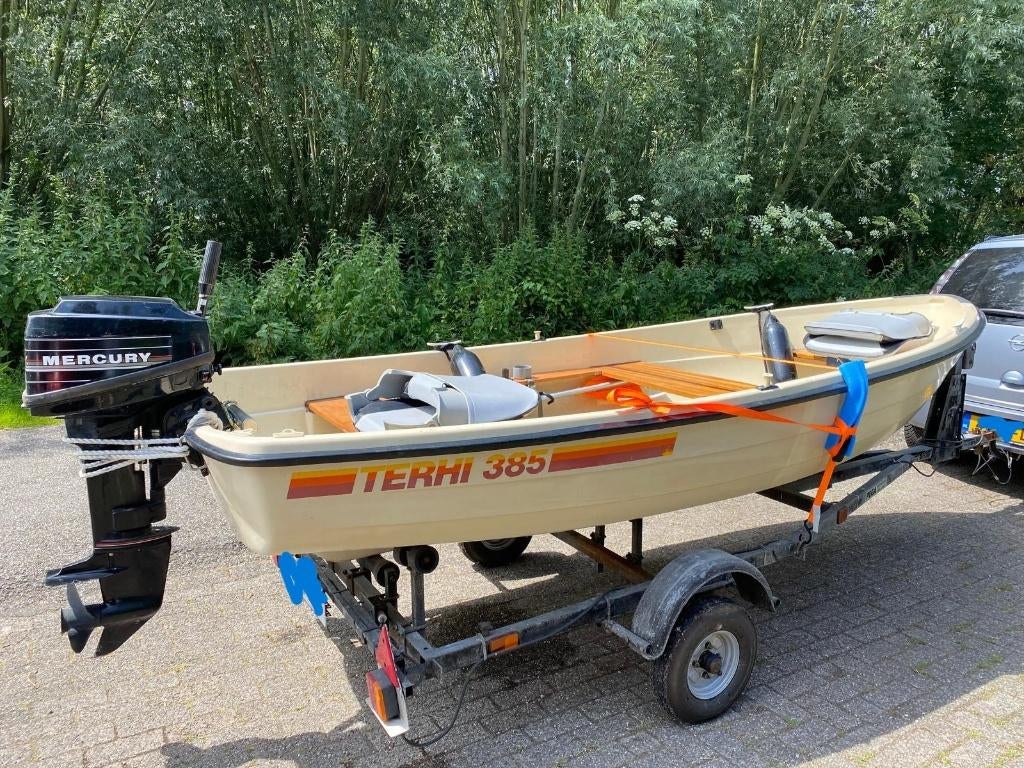 4 pers. Vis/Toerboot met trailer, Watersport en Boten, Vis- en Consoleboten, Ophalen, Gebruikt, Tot 10 pk, 3 tot 6 meter