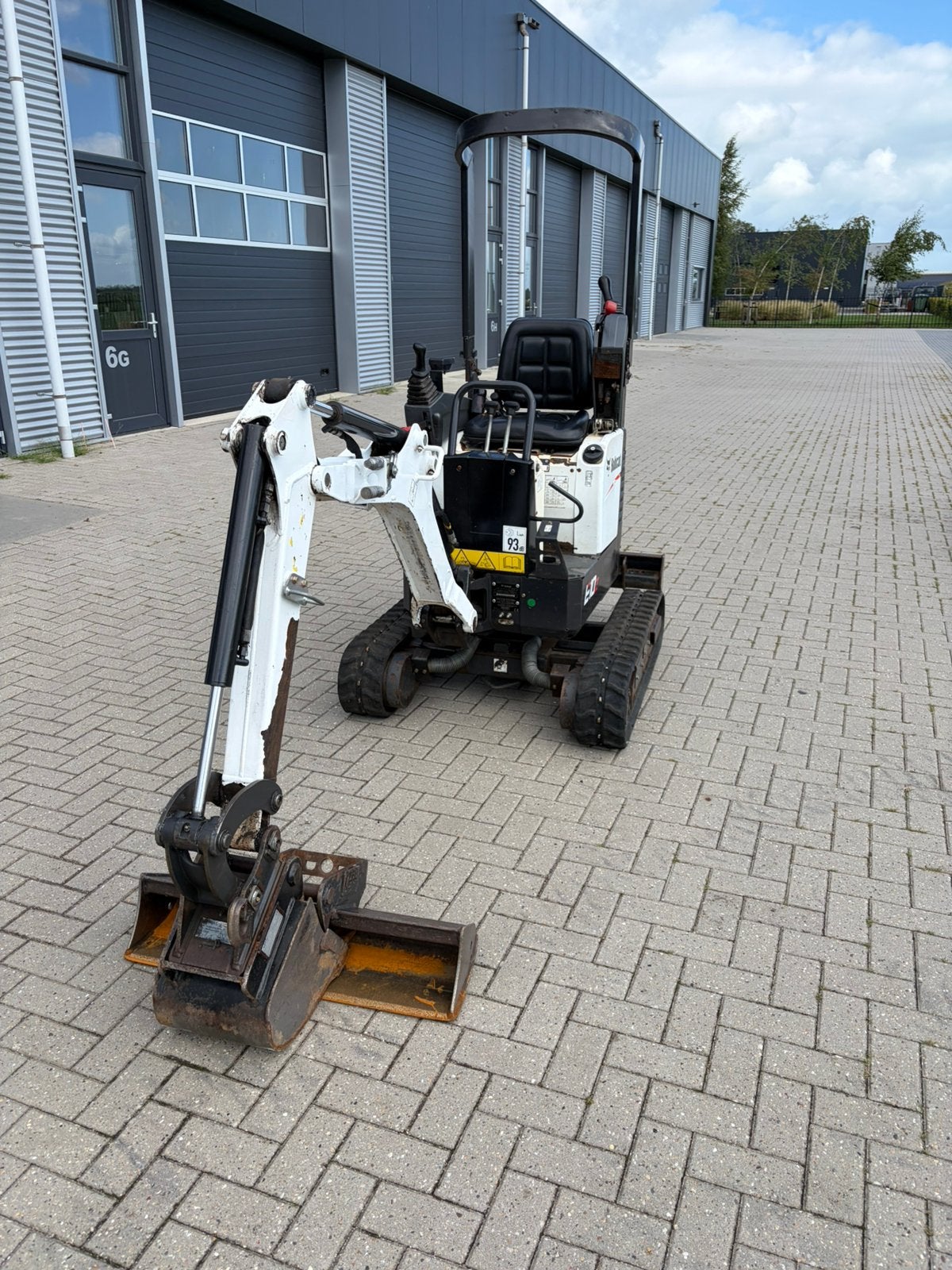 Bobcat e10z minikraan, Ophalen, Graafmachine