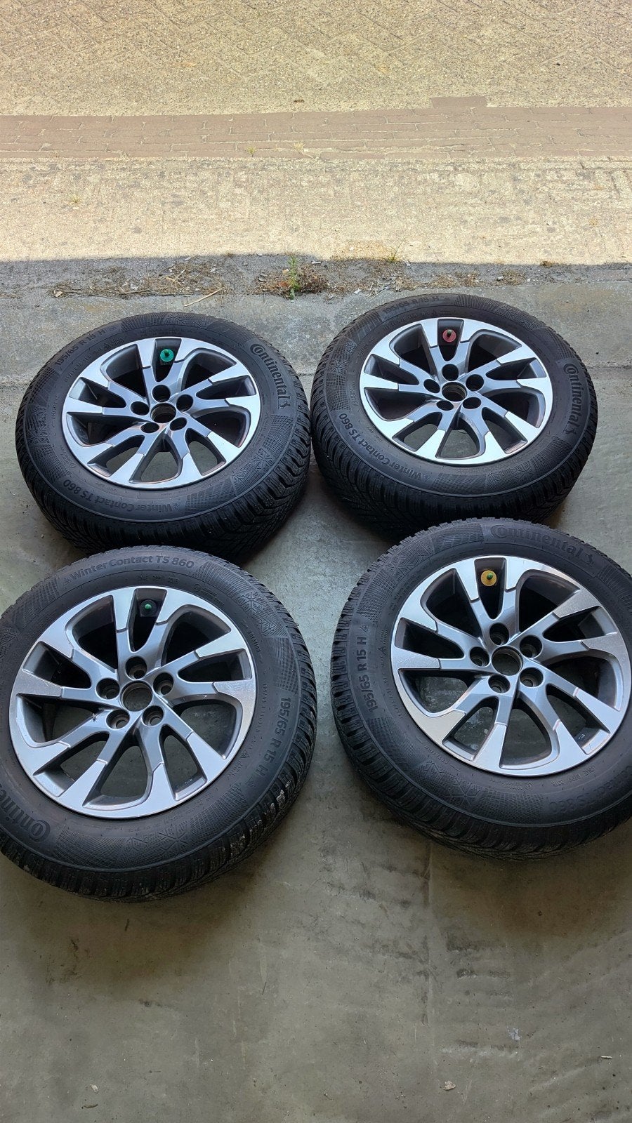 Toyota Prius  15 inch bicolor velgen met winterbanden, Ophalen, Gebruikt, Toyota