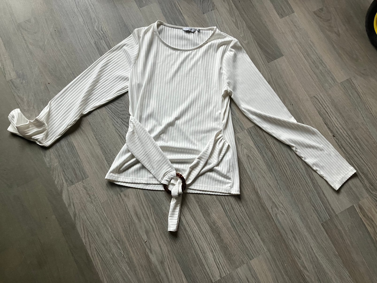 Super leuk truitje Distrikt Norrobro maat S bijna gratis, Kleding | Dames, T-shirts, Ophalen of Verzenden, Zo goed als nieuw, Maat 38/40 (M)
