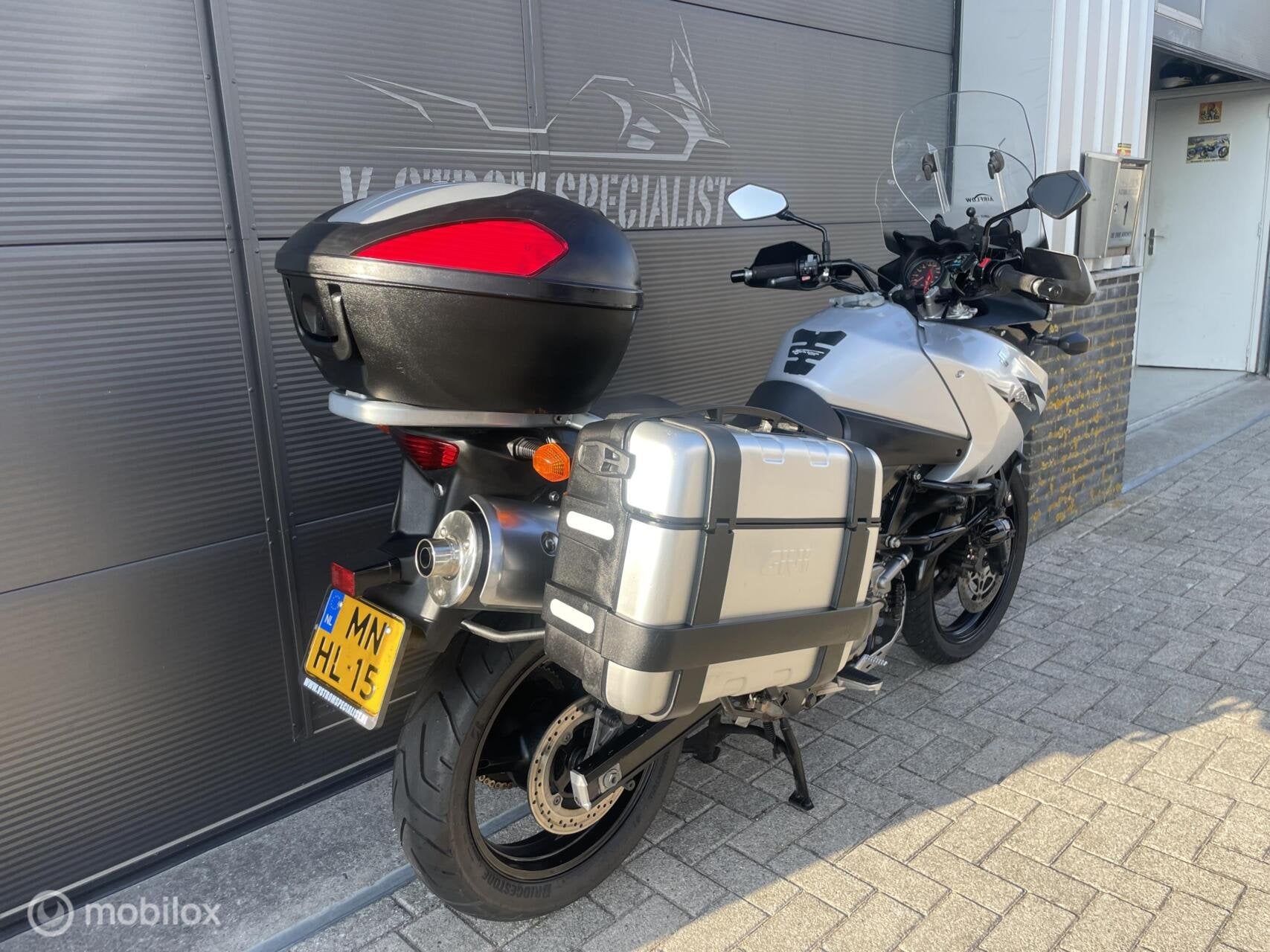 Suzuki DL 650 V-Strom Grey Rhino bomvol opties !, Motoren, Bedrijf, Meer dan 35 kW, Toermotor, 645 cc