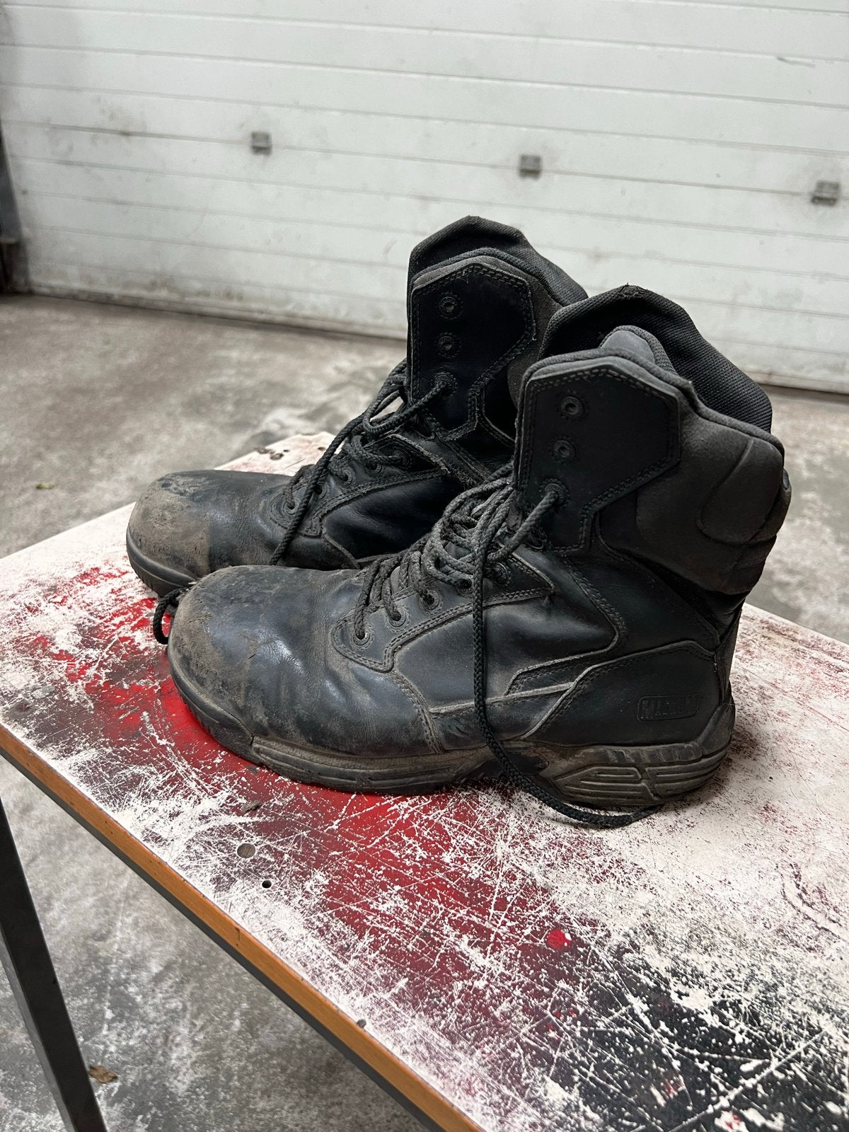 Magnum werkschoenen met stalen neus, maat 43, Ophalen of Verzenden, Gebruikt