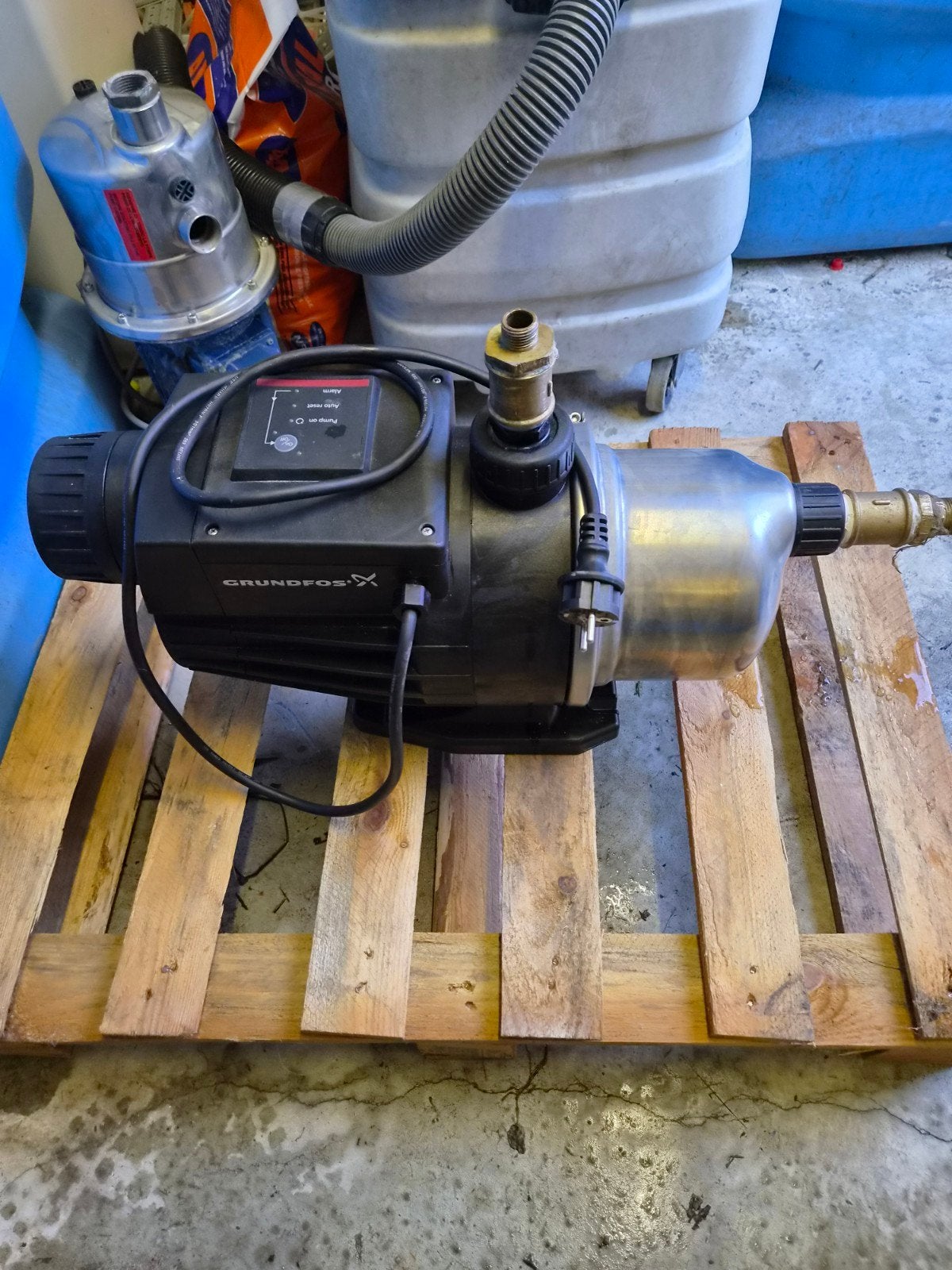 Grundfos MQ3-45 B Hydrofoorpomp - Zo goed als nieuw, Ophalen of Verzenden, Zo goed als nieuw, Elektrisch, Hydrofoorpomp