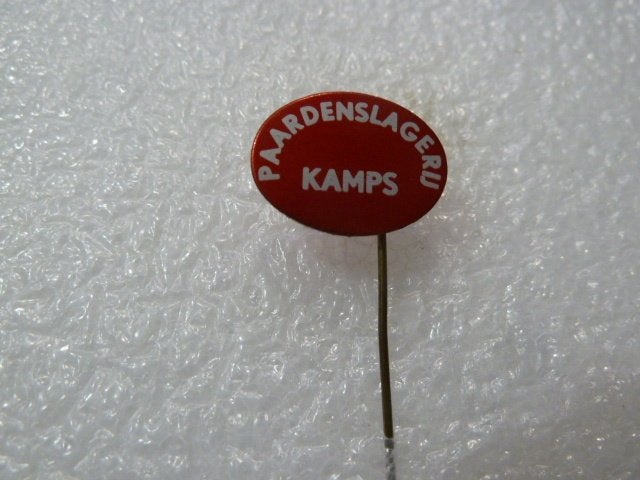 Vintage Speldje Paardenslagerij Kamps, Ophalen of Verzenden, Gebruikt, Overige onderwerpen, Speldje of Pin